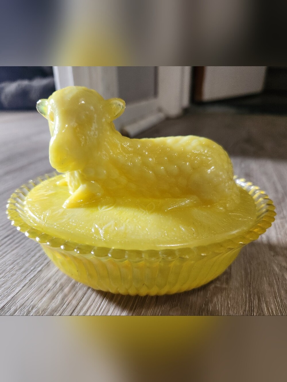 Vtg Degenhart Yellow Uranium Slag Glass "Yellow Custard" Lamb On Nest Dish